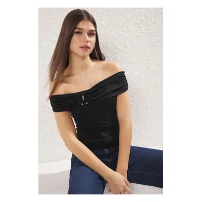 Trendyol Black Carmen Collar Accessory Detailed Body-Smoothing Flexible Knitted Blouse