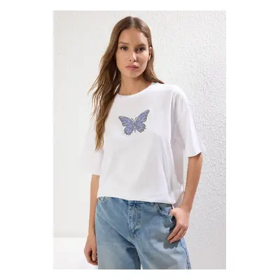 Trendyol White 100% Cotton Relaxed/Comfortable Pattern Embroidered Knitted T-Shirt