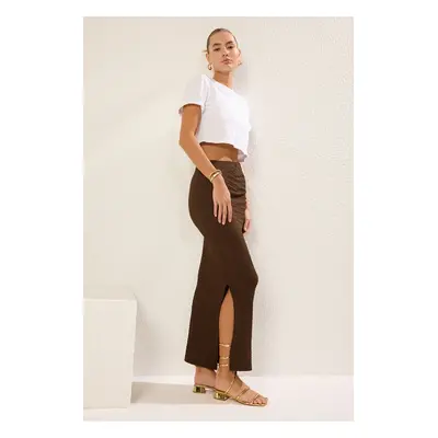 Trendyol Brown Textured Gathering/Drape Detailed Maxi Pencil Flexible Skirt