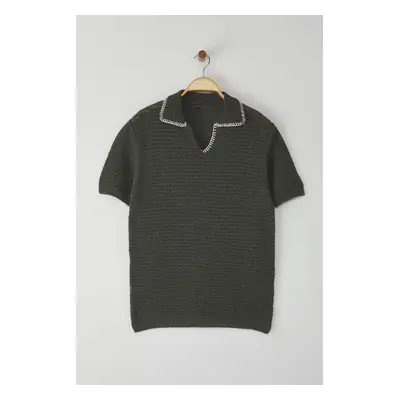 Trendyol Khaki Regular Open Collar Textured Knitwear T-shirt