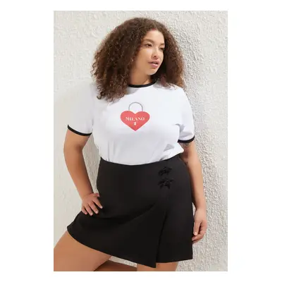 Trendyol Curve White Boyfriend Fit Printed Contrast Detail Plus Size T-shirt