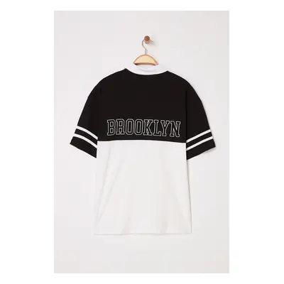 Trendyol Black Oversize/Wide Cut Color Block Brooklyn Printed Polo Neck T-shirt