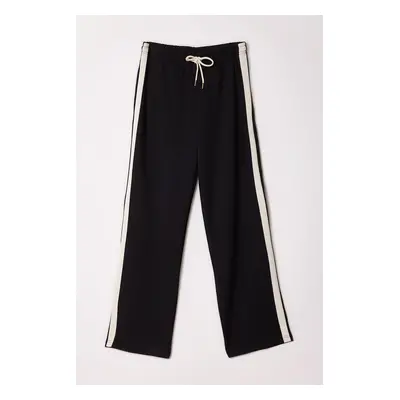 Trendyol Black More Sustainable 100% Viscose (LENZING™ ECOVERO™ ) Wide Cut Sweatpants