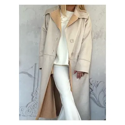 Beige coat with turn-down collar By o la la