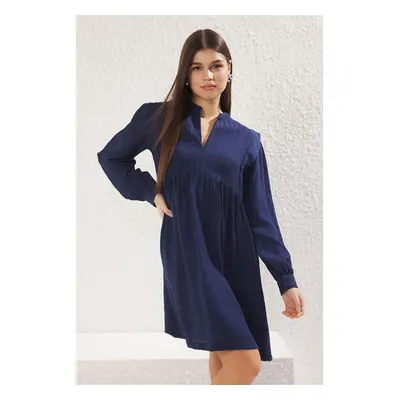 Trendyol Navy Blue Plain Relaxed Cut V Neck Mini Woven Dress