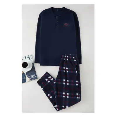 Trendyol Dark Navy Plaid Polar Soft Texture Knitted Pajama Set