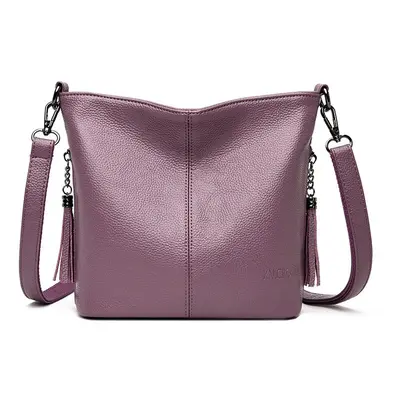 Crossbody kabelka s prošíváním Barva: Fialová