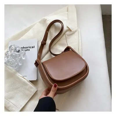 Stylová kabelka crossbody Barva: Hnědá