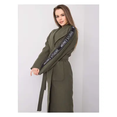 Dámský kabát s páskem LK-PL-508316.95P Barva: Khaki