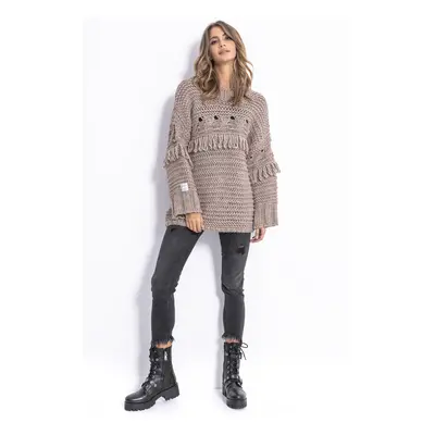 CHUNKY KNIT svetr s třásněmi F820 Barva: Kapučínová