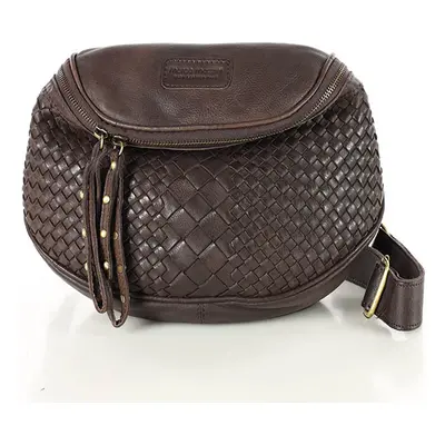 Kožená crossbody kabelka se širokým popruhem Barva: Tmavě Hnědá