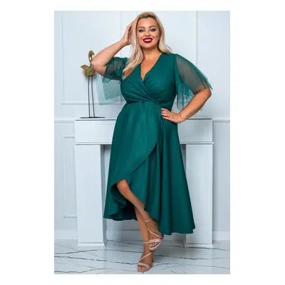 Společenské šaty plus size s páskem ELENA glossy Barva: Zelená