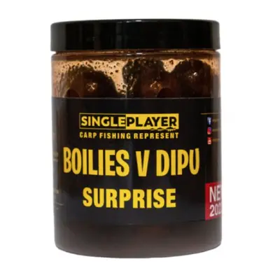 SinglePlayer Boilies v Dipu Surprise 150g 20mm Hmotnost: 150g, Průměr: 20mm