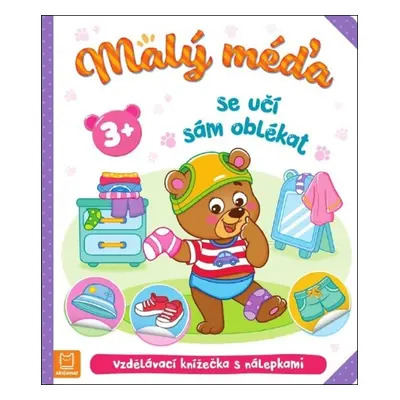 Malý méďa se učí sám oblékat