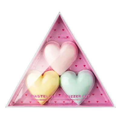 Revolution Pastel Heart Fizzer Kit koupelová bomba 120 g