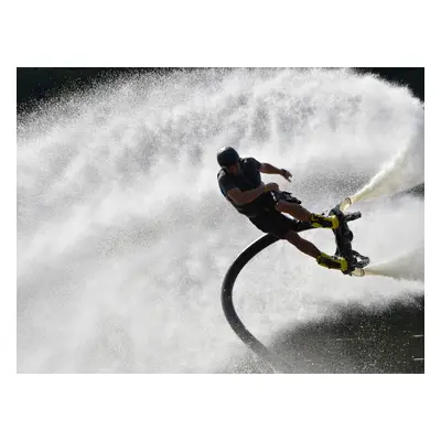 Zážitek - Flyboarding Co dělat v Královéhradeckém kraji? Vyrazte za zážitky