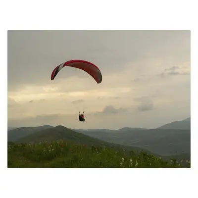 Zážitek - Tandem paragliding po celé ČR jako dárek Co dělat v Královéhradeckém kraji? Vyrazte za