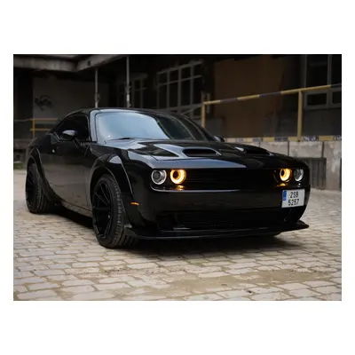 Zážitek - Zážitková jízda autem Dodge Challenger Co dělat v Praze? Vyrazte za zážitky