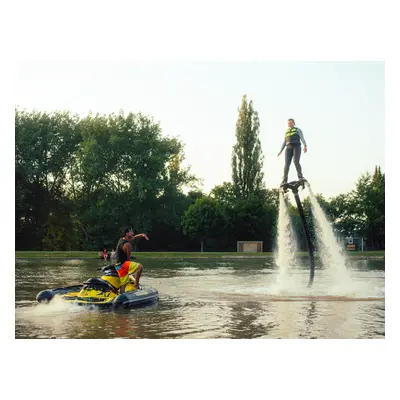 Zážitek - Flyboarding Co dělat v Praze? Vyrazte za zážitky