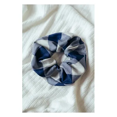 Bavlněná gumička scrunchie modro-šedá kostka