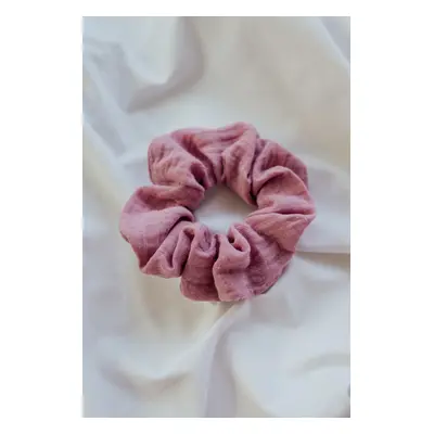 Růžová mušelínová gumička scrunchie