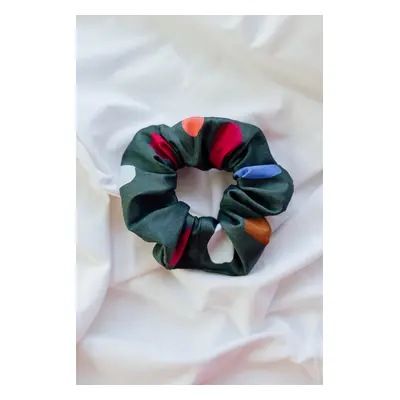 Zelená gumička scrunchie s puntíky