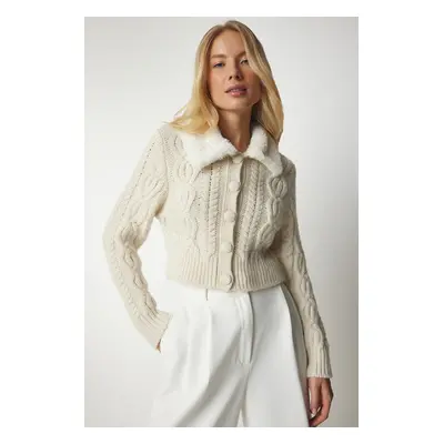 Happiness İstanbul Women's Cream Fur Collar Motif Knitwear Cardigan