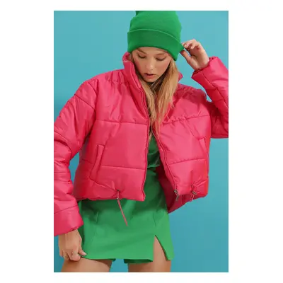 Trend Alaçatı Stili Dámské Fuchsie Vysoký Výstřih Dvojitá Kapsa Elastický Pas Puffer Puffer Coat