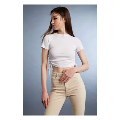 DEFACTO Krátký rukáv, zavazovací crop top