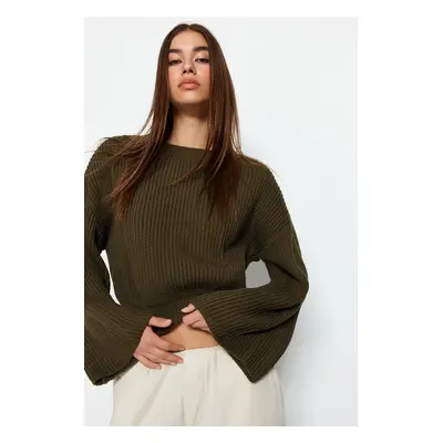 Trendyol khaki crop a španělský pletený svetr rukávy