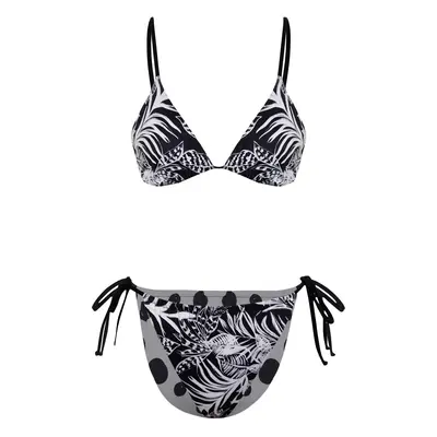 Trendyol Floral Patterned Triangle Double Sided Regular Bikini Set