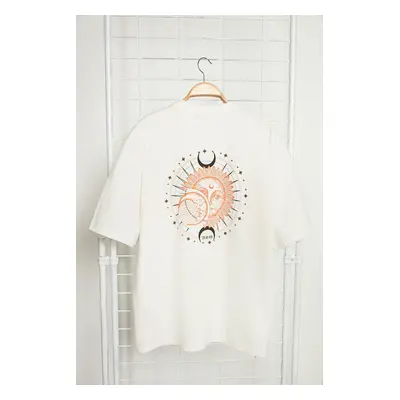 Trendyol Large Size Ecru Oversize/Wide Cut 100% Cotton Mystical Printed Comfortable T-Shirt