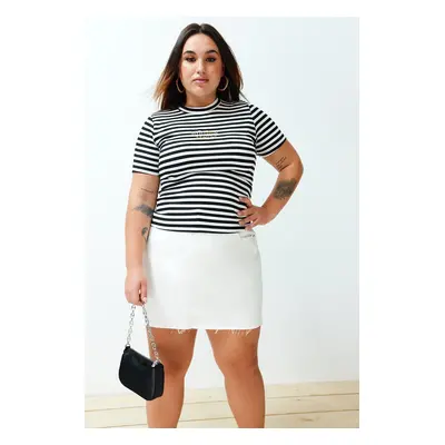 Trendyol Curve Black-White Striped Knitted T-shirt with Embroidery Detail