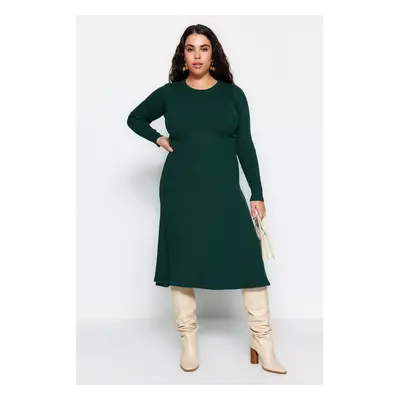 Trendyol Curve Emerald Green Crew Neck Midi pletené šaty