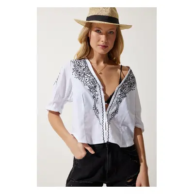 Happiness İstanbul Women's White Embroidered Balloon Sleeve Linen Blouse