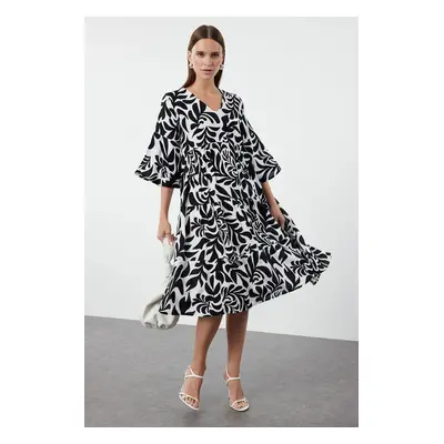 Trendyol Black Floral Patterned Wide Cut V-Neck Woven Dress