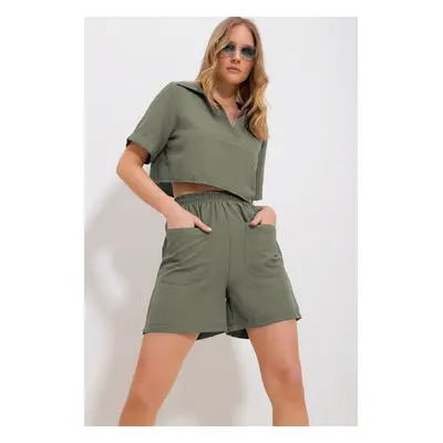 Trend Alaçatı Stili Women's Khaki Polo Neck Crop Blouse And Shorts Woven Bottom Top Set