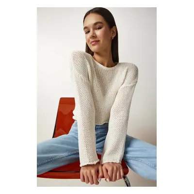 Happiness İstanbul Women's Ecru Seasonal Crop Knitwear Sweater