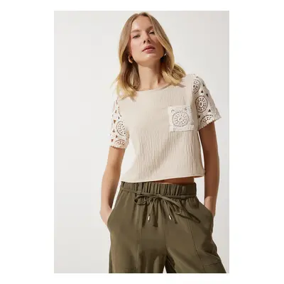 Happiness İstanbul Women's Cream Lace Detailed Crop Linen Blouse