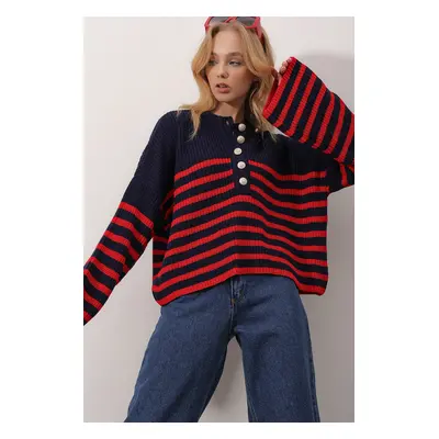 Trend Alaçatı Stili Women's Navy Blue-Red Crew Neck Front Gold Buttons Striped Knitwear Sweater