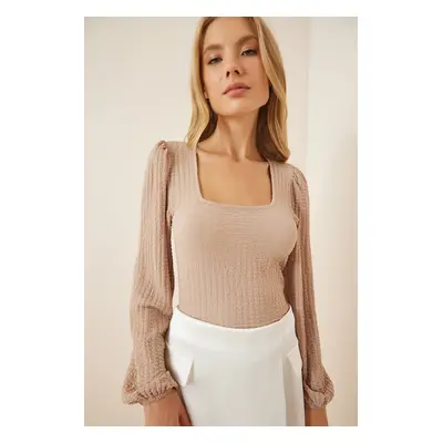 Happiness İstanbul Women's Cream Square Neck Textured Knitted Blouse