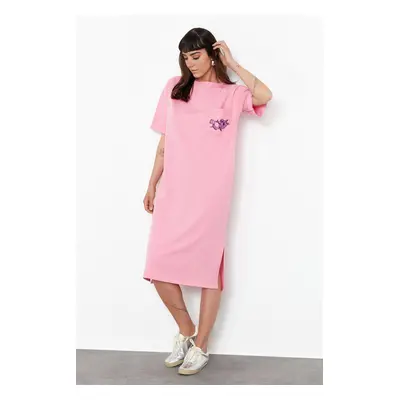 Trendyol Pink Embroidered Relaxed/Casual Cut Crew Neck Midi Knitted Dress