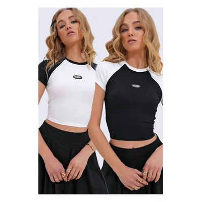 Trend Alaçatı Stili Women's Black-White Crew Neck Raglan Sleeve Contrast Color 2-Piece Crop T-Sh