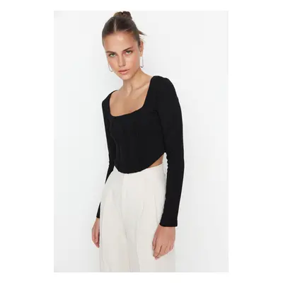 Trendyol Black Piping Detail Square Neck Fitted/Situated Crop Interlock Knitted Blouse