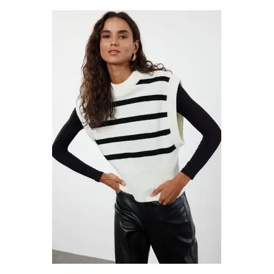 Trendyol Ecru Soft Texture Striped Crew Neck Knit Sweater