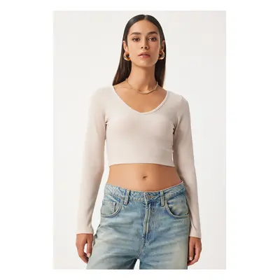 Happiness İstanbul Women's Beige V-Neck Crop Blouse