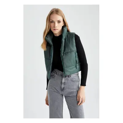 DEFACTO Slim Fit Stand Collar Crop Puffer Vest