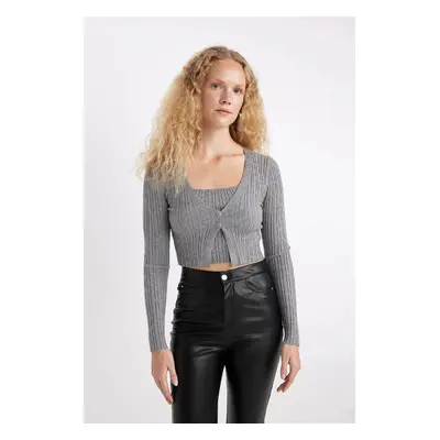 DEFACTO Regular Fit Crop Buttoned V Neck Knitted Cardigan