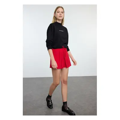 Trendyol Claret Red Top Piece Detailed Woven Shorts