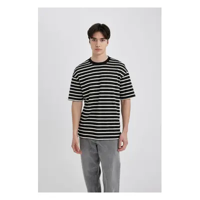 DEFACTO Comfort Regular Fit Relaxed Pattern Crew Neck Striped Short Sleeve T-Shirt